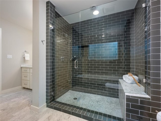 1004 Maufrais St, Austin, TX 78703 - bathroom with tiled shower and baseboards