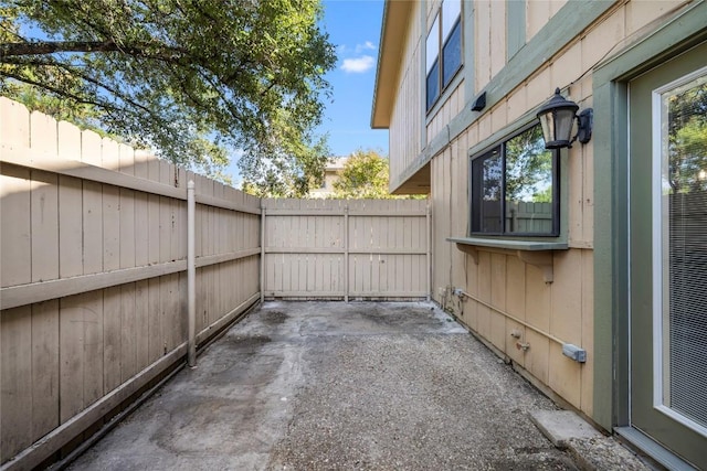 906 E Village Ln, Austin, TX 78758 - view of patio