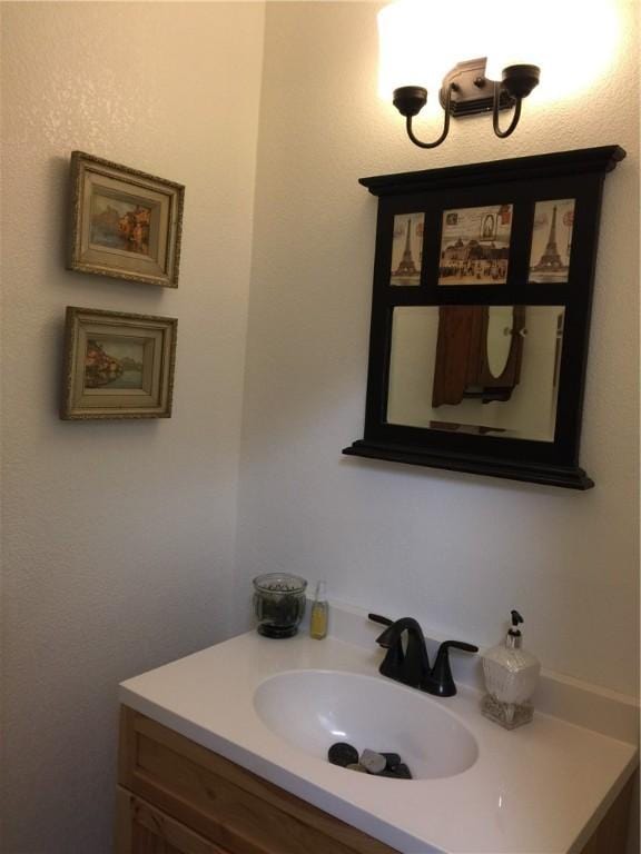 156 Lazy Leaf Ln, Wimberley, TX 78676 - bathroom featuring vanity
