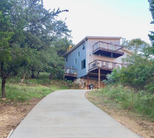 156 Lazy Leaf Ln, Wimberley, TX 78676 - surrounding community featuring concrete driveway