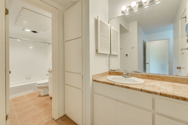 9226 Jollyville Rd Unit 132, Austin, TX 78759 - full bathroom with toilet, vanity, and shower / tub combination