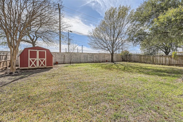 2813 Single Trace Ct, Austin, TX 78728 - view of yard featuring an outbuilding, a fenced backyard, and a shed