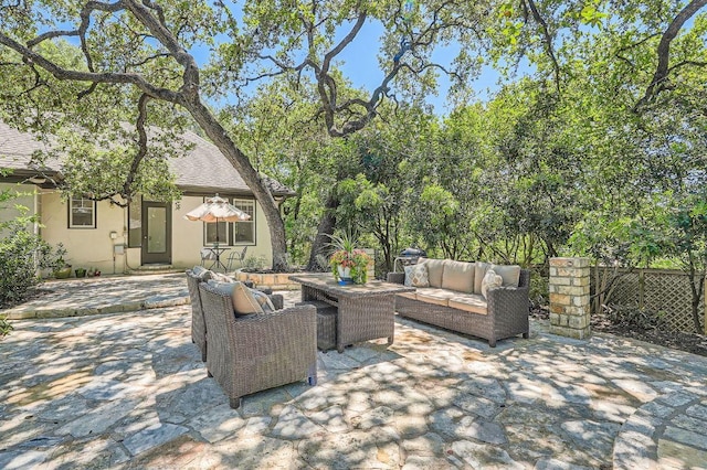 809 Edgecliff Ter, Austin, TX 78704 - view of patio featuring an outdoor hangout area