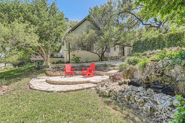 809 Edgecliff Ter, Austin, TX 78704 - view of green lawn