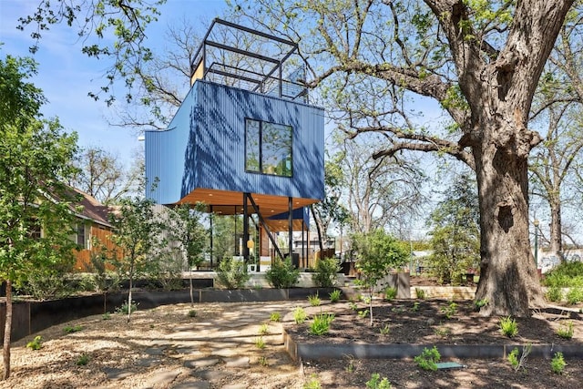 2218 Haskell St, Austin, TX 78702 - view of back of property