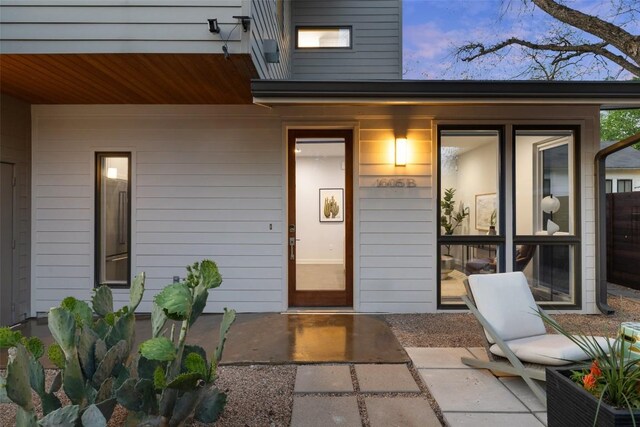 1605 Willow St Unit B, Austin, TX 78702 - entrance to property featuring a porch