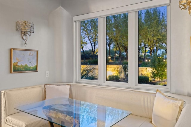 unfurnished dining area with breakfast area