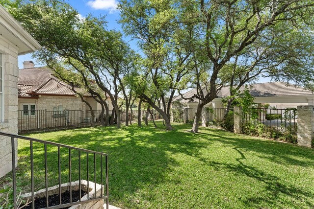6 Dovedale Cv, The Hills, TX 78738 - view of fenced backyard