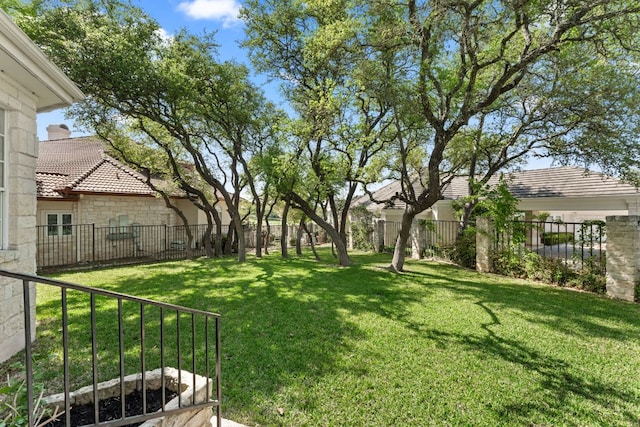 6 Dovedale Cv, The Hills, TX 78738 - view of fenced backyard