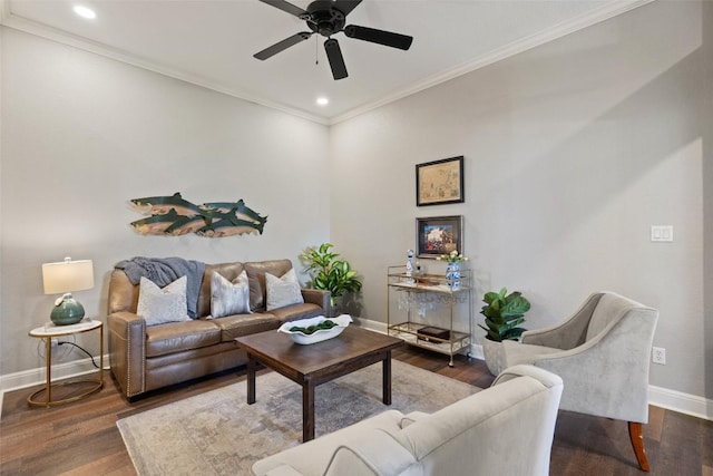 577 Shelf Rock Rd, Driftwood, TX 78619 - living area with wood finished floors, ornamental molding, ceiling fan, and recessed lighting