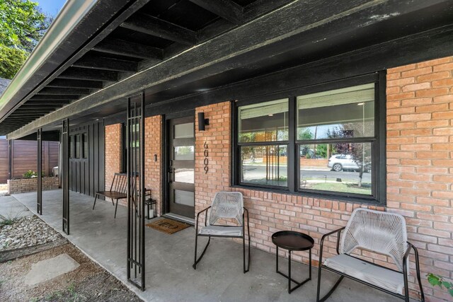 6009 Grover Ave, Austin, TX 78757 - view of porch