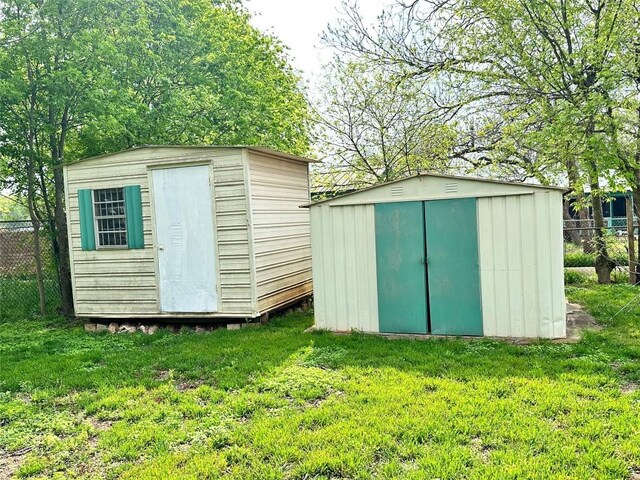 716 Barbara Dr, San Marcos, TX 78666 - view of shed with fence