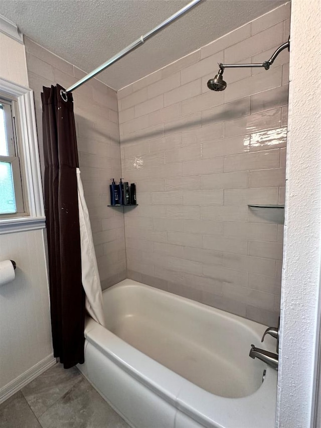 716 Barbara Dr, San Marcos, TX 78666 - full bathroom featuring shower / tub combo and a textured ceiling