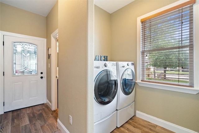 20000 Columbus Ln, Lago Vista, TX 78645 - laundry room with washing machine and dryer and wood finished floors
