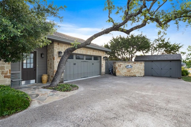 20000 Columbus Ln, Lago Vista, TX 78645 - garage featuring driveway