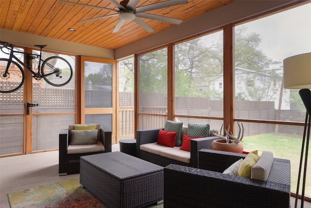 606 E 42nd St, Austin, TX 78751 - sunroom featuring a ceiling fan and outdoor lounge area