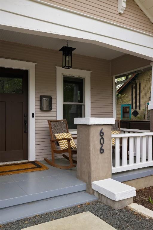 606 E 42nd St, Austin, TX 78751 - doorway to property featuring a porch