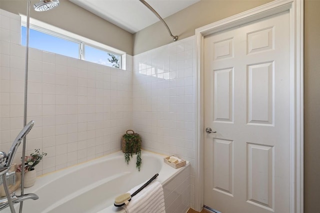 6220 Seville Dr, Austin, TX 78724 - view of full bathroom
