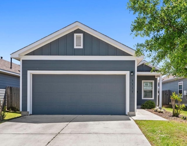 3313 Lodgepole Dr, Austin, TX 78744 - single story home featuring board and batten siding and fence
