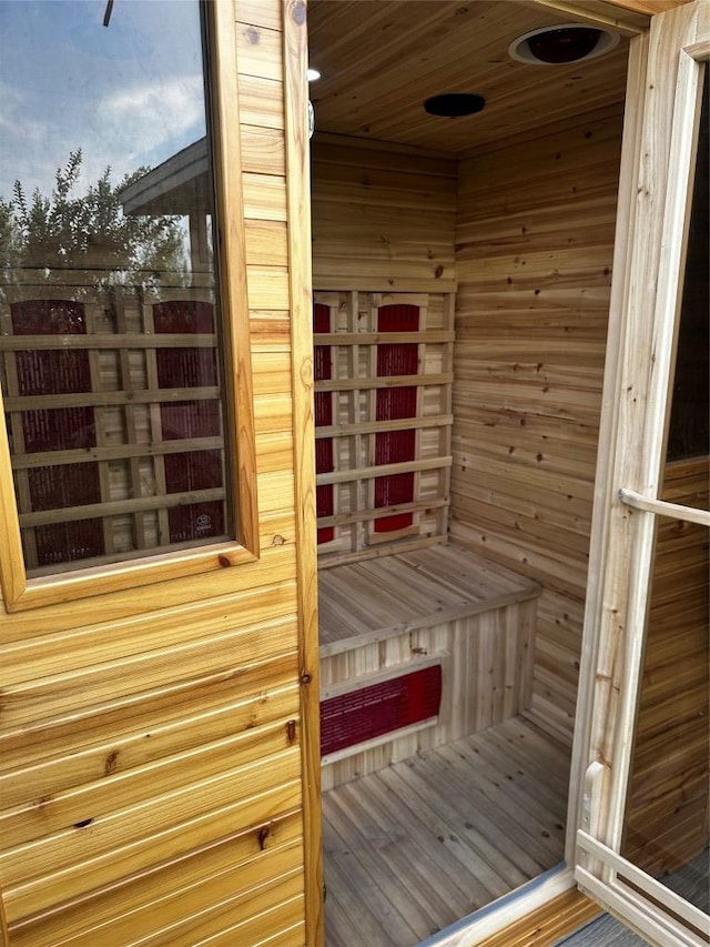 304 Ashburn Cv, Austin, TX 78738 - relaxing sauna with wood walls and wood ceiling