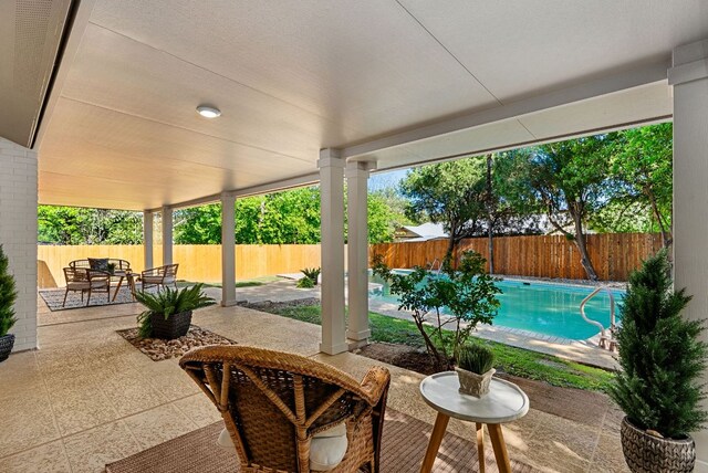 9005 Quail Creek Dr, Austin, TX 78758 - fenced backyard featuring a patio