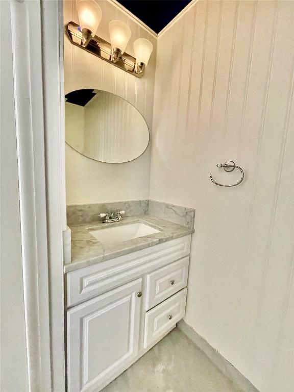 1530 Trailridge Dr, Canyon Lake, TX 78133 - bathroom with vanity