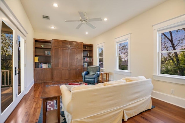 508 S Walnut St, Georgetown, TX 78626 - living area featuring dark wood-style flooring, recessed lighting, baseboards, and a ceiling fan