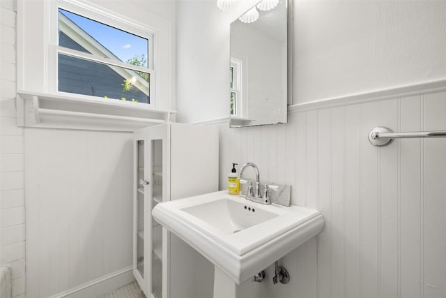 1114 Reagan Ter, Austin, TX 78704 - bathroom featuring a sink