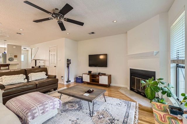 1404 Norwalk Ln Unit 207, Austin, TX 78703 - photo 2