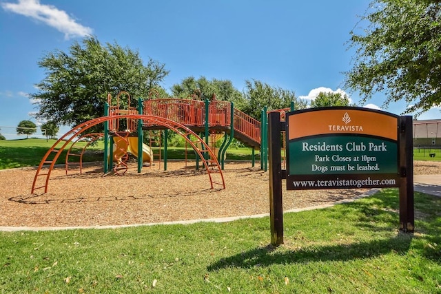 806 Broken Trace Ct, Round Rock, TX 78665 - community play area with a lawn