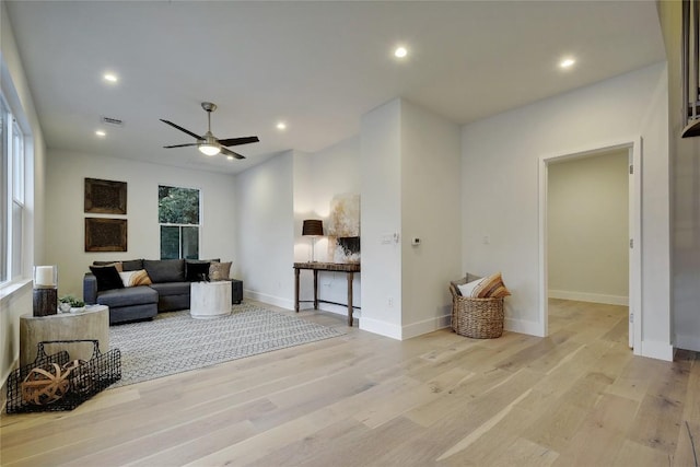5001 Shoal Creek Blvd, Austin, TX 78756 - living area featuring light wood-type flooring, ceiling fan, and recessed lighting