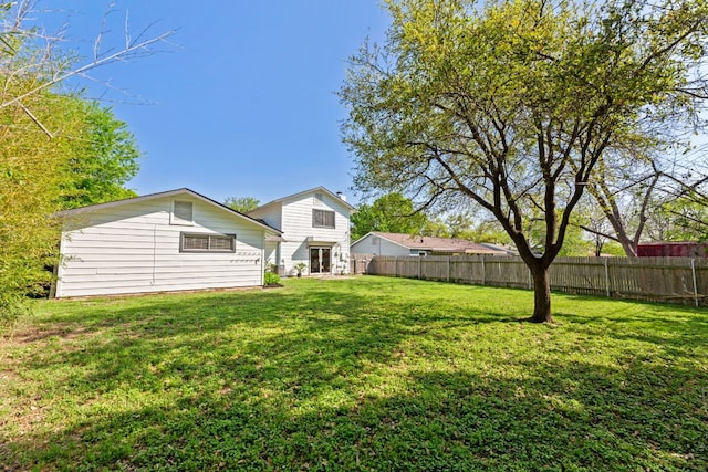 8014 Stillwood Ln, Austin, TX 78757 - view of yard featuring fence