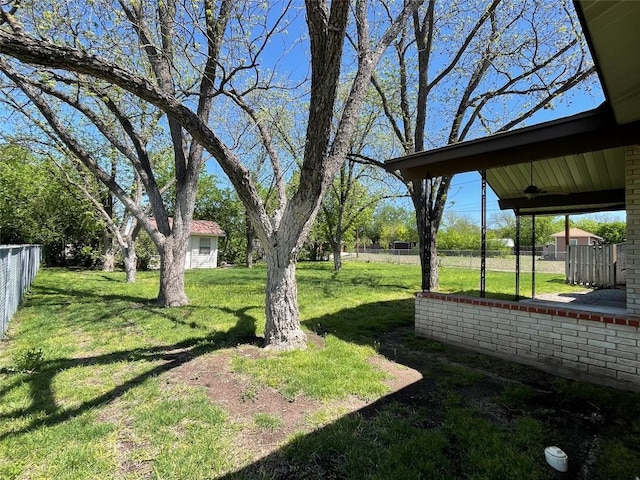 604 E Kerr St, Burnet, TX 78611 - view of yard