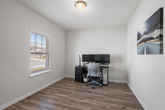 506 Windy Reed Rd, Hutto, TX 78634 - office space featuring wood finished floors and baseboards