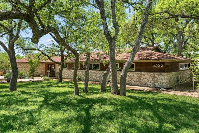 5322 Western Hills Dr, Austin, TX 78731 - view of grassy yard