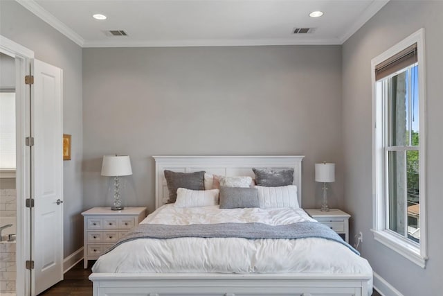 1015 Juniper St, Austin, TX 78702 - bedroom featuring recessed lighting, dark wood-style floors, and baseboards
