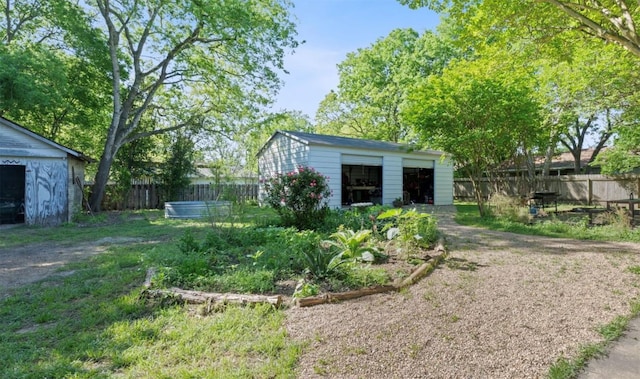 708 W Prairie Lea St, Lockhart, TX 78644 - photo 40