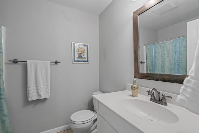 11605 Gunsmoke Cir, Austin, TX 78750 - full bath with toilet, vanity, and a shower with shower curtain