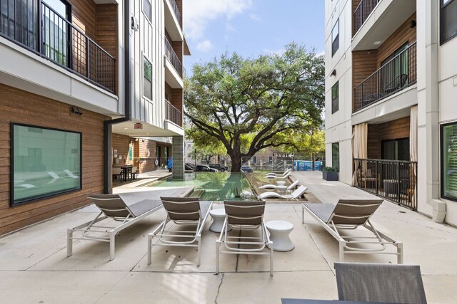 2500 Longview St Unit 418, Austin, TX 78705 - view of patio