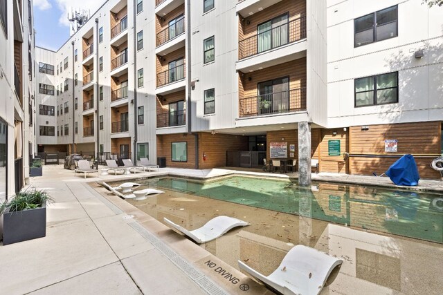 2500 Longview St Unit 418, Austin, TX 78705 - view of community pool