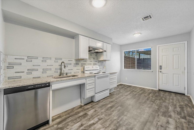 317 W William Cannon Dr B, Unit A, Austin, TX 78745 - kitchen with electric stove, dishwasher, a sink, under cabinet range hood, and wood finished floors