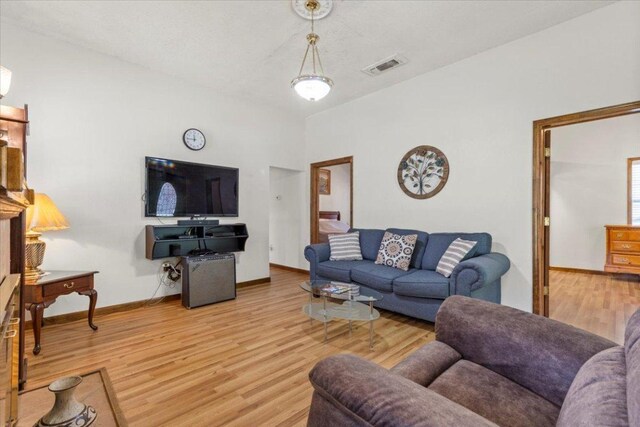 406 Garwood St, Smithville, TX 78957 - living area with light wood finished floors and baseboards