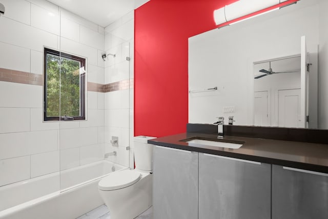 500 Laurel Valley Rd, West Lake Hills, TX 78746 - bathroom with vanity, toilet, and washtub / shower combination