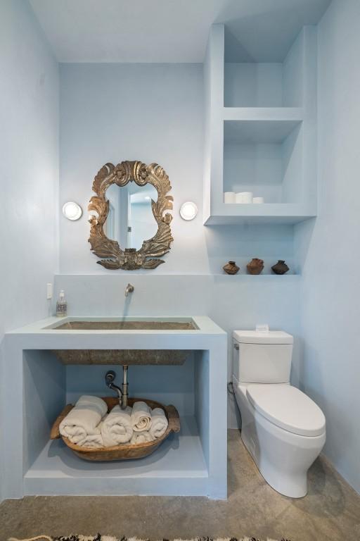 115 Seale Hill Rd, Comfort, TX 78013 - half bath featuring toilet