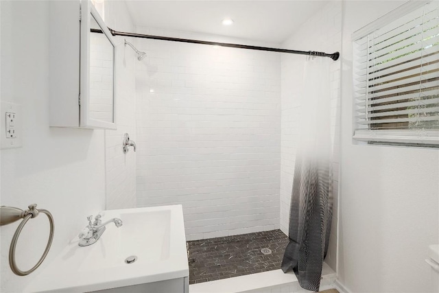 18502 E Lakeview Dr, Jonestown, TX 78645 - full bath featuring a shower stall and vanity