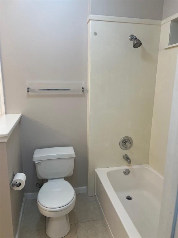 506 Clearcreek Dr, Leander, TX 78641 - full bath featuring toilet, tile patterned flooring, and shower / bathtub combination