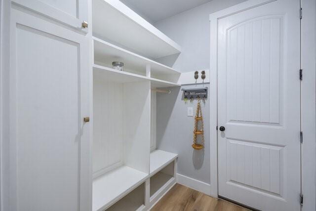 3401 Bandit Ct, Kempner, TX 76539 - mudroom with wood finished floors