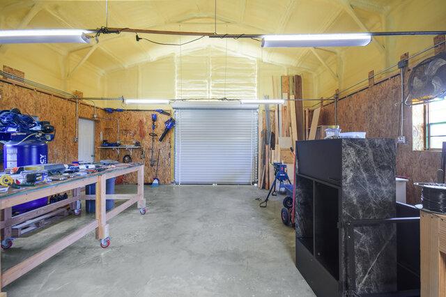 3401 Bandit Ct, Kempner, TX 76539 - garage with a workshop area