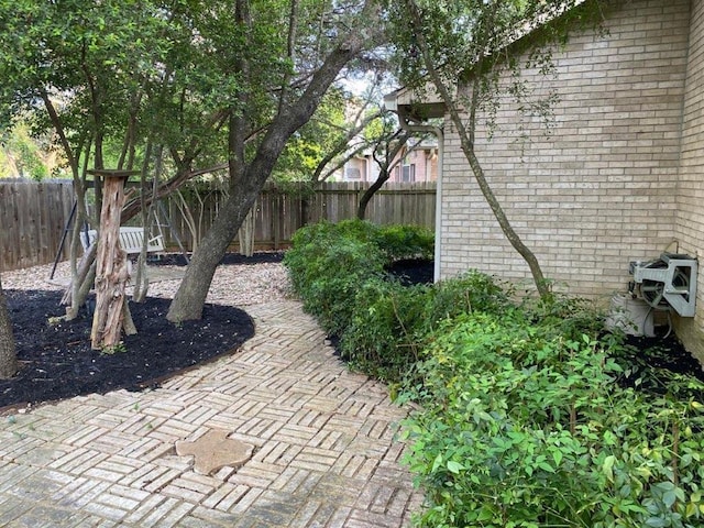 6008 Sierra Leon St, Austin, TX 78759 - view of yard