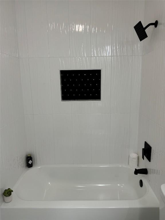 full bath with shower / bathing tub combination